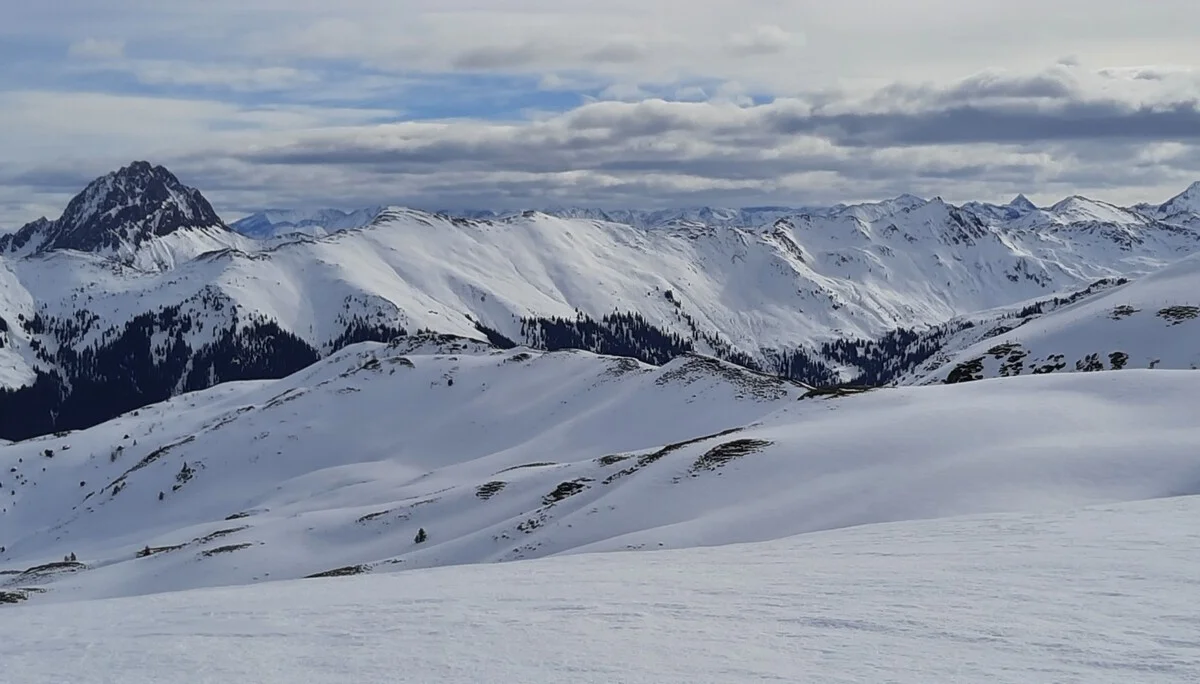Auch wenn es nicht so aussieht: am Gipfel herrschte eiskalter Wind | © DAV Wolfratshausen