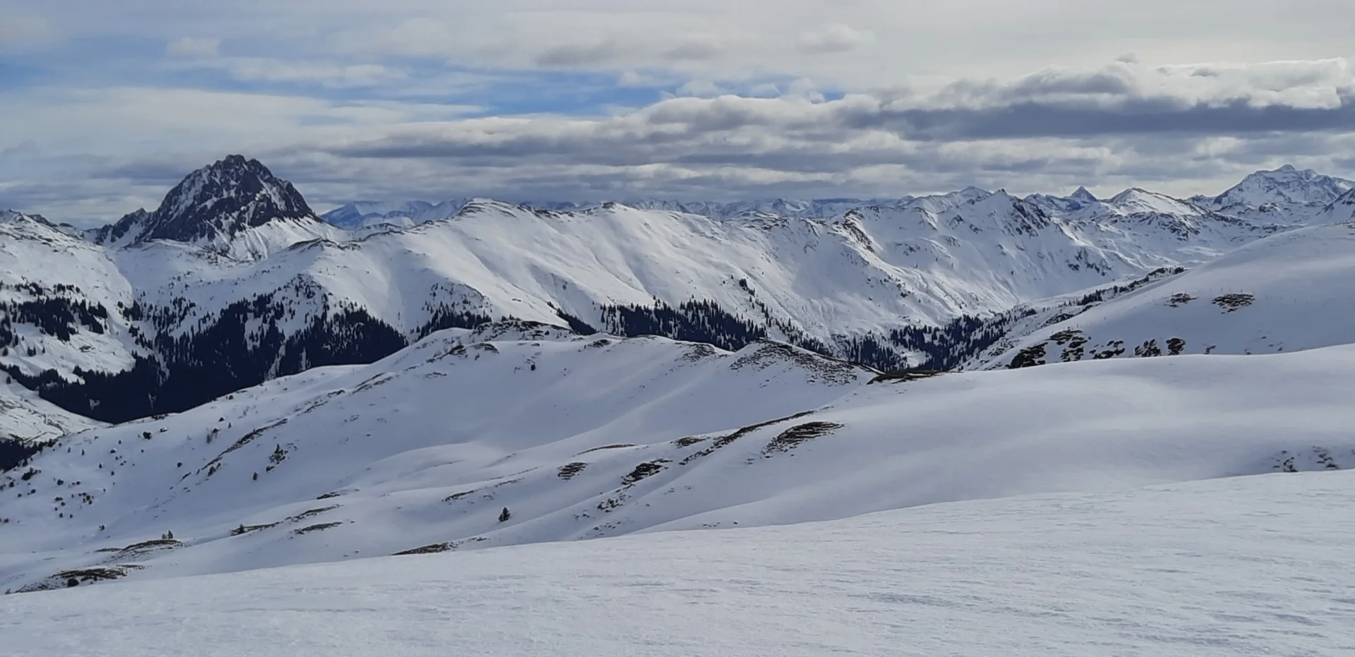 Auch wenn es nicht so aussieht: am Gipfel herrschte eiskalter Wind | © DAV Wolfratshausen