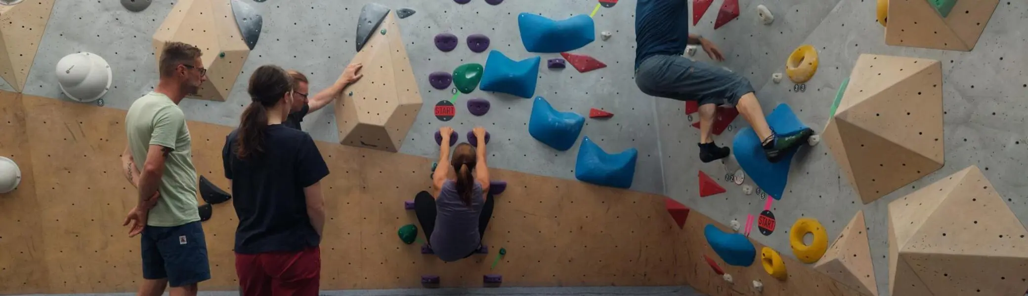 Üben in der Boulderhalle | © Isabell Karl