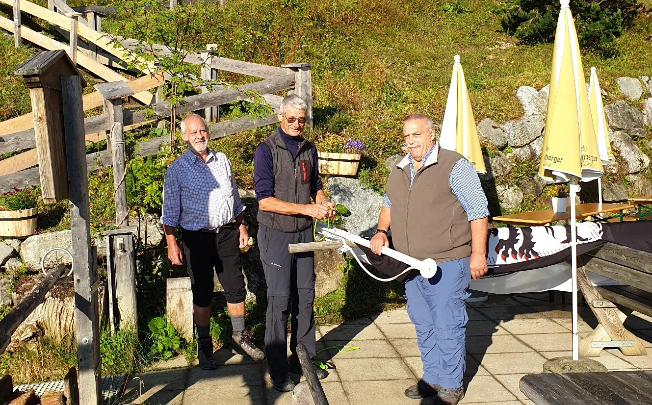 Fahnenmast und Fahne gefunden, juhe! | © Ma­rie-Lui­se Hag­mann